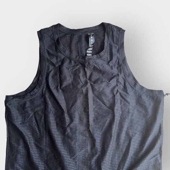 WILDFOX Sweat Black Perforated Mesh Tie Workout Tank Top - Picture 3 of 4